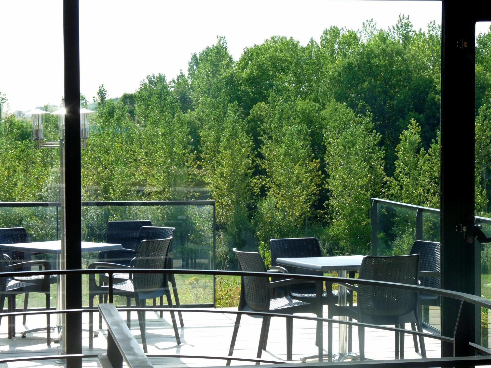 Hotel Logis Le Cadusia Chaource Exterior foto